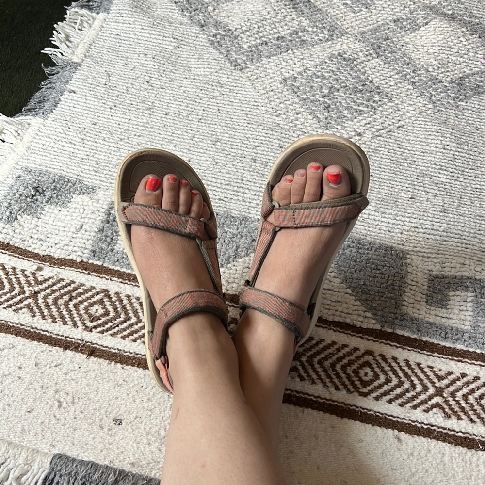Teva pretty rugged coral sandals
